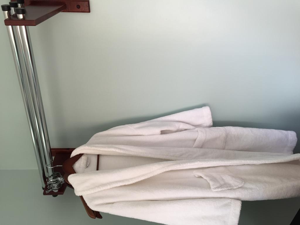 Relax Inn North Babylon Экстерьер фото